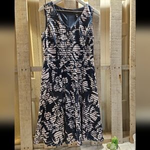 Maggy London Size 8 dress